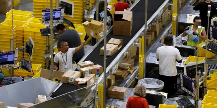Amazon, 9 bin kişiyi daha işten çıkaracak