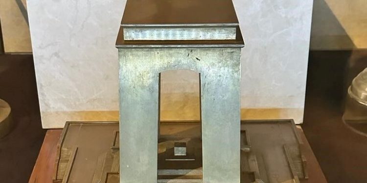 Çanakkale Abide Kupası sergilenmek üzere 70 yıl sonra Çanakkale’ye geliyor