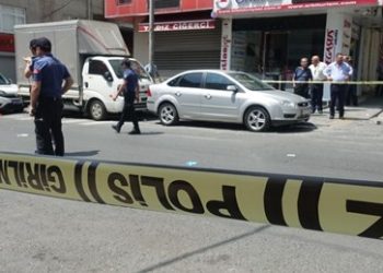 Darp ederek öldürdükleri kişinin cesedini yaktılar