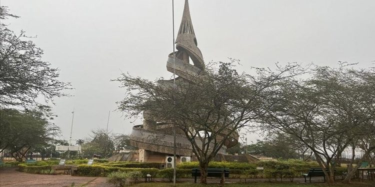 Dünyada bağımsızlık gününü kutlamayan tek ülke: Kamerun