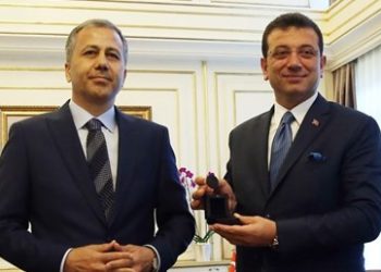 Ekrem İmamoğlu görevi devraldı