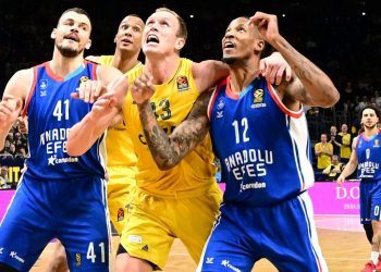 EuroLeague: Anadolu Efes son saniyede yıkıldı