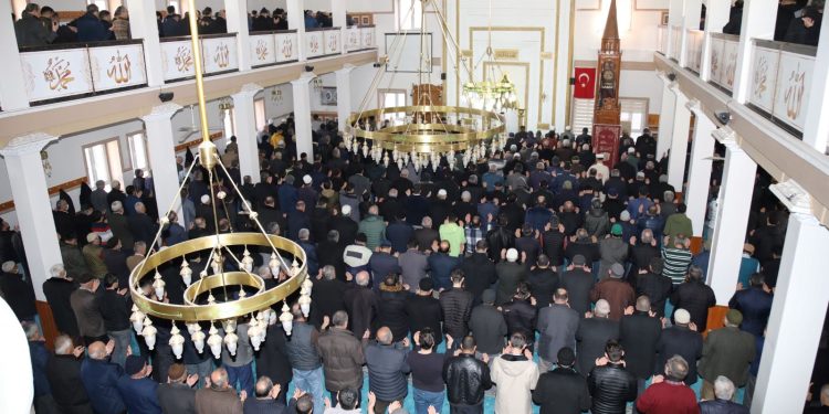İstanbul’da enderun usulü teravih namazı kılınacak camiler belirlendi  (Enderun usulü teravih namazı nedir?)
