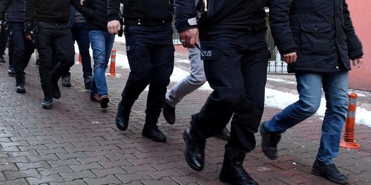 İstanbul’da FETÖ operasyonu: 14 gözaltı