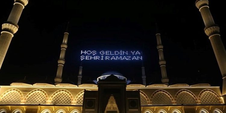 Mahya nedir? İlk mahya ne zaman kuruldu?