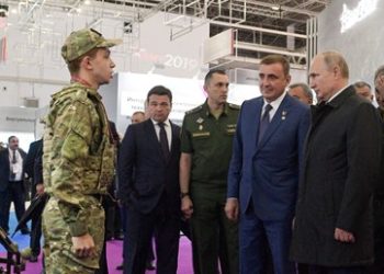 Putin, Rusya’nın yenilmez silahlarını açıkladı