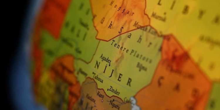 Burkina Faso ve Mali, Nijer’e savaş uçağı gönderdi