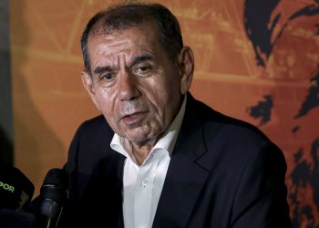 Dursun Özbek’ten maç sonu sert sözler: “Belli ki birileri işi sıkı tutuyor”