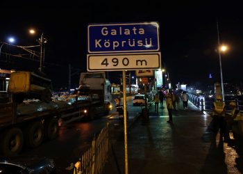 Galata Köprüsü’nde yenileme çalışmasının ilk etabı bu gece başladı