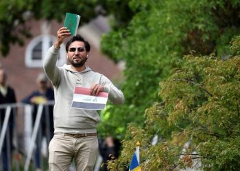 İsveç’te Kur’an-ı Kerim yakan Momika’ya boks eldivenli dayak