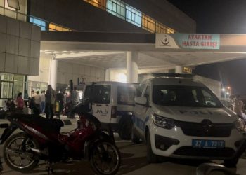 Kavgayı ayırırken öldürüldü, yakınları acil serviste hizmeti durdurdu