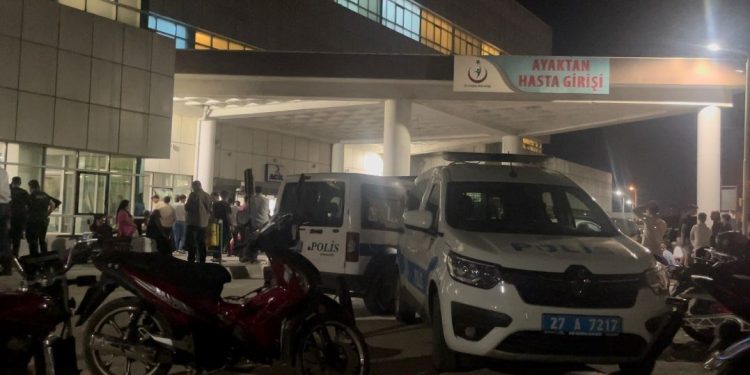 Kavgayı ayırırken öldürüldü, yakınları acil serviste hizmeti durdurdu