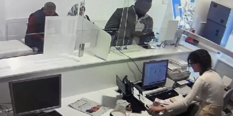 Kendilerini Amerikan askeri olarak tanıtan ‘Safari Çetesine’ operasyon: 12 gözaltı