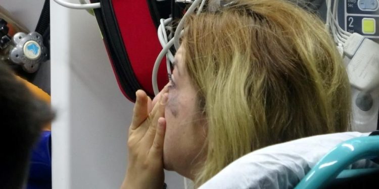 Otomobilin içinde 2 kadını dövdü: Cadde ortasında bırakıp kaçtı