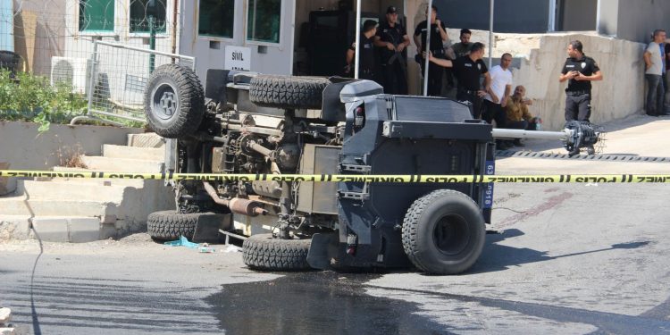 Şanlıurfa’da polis aracı devrildi: 1 şehit