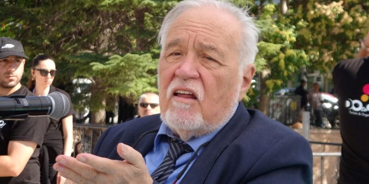 İlber Ortaylı’dan bozuk mikrofon tepkisi: Sinirlenirim demiştim