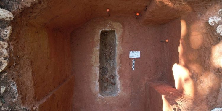 Meksika’da 11 mezar ile 1000’den fazla tarihi eser keşfedildi