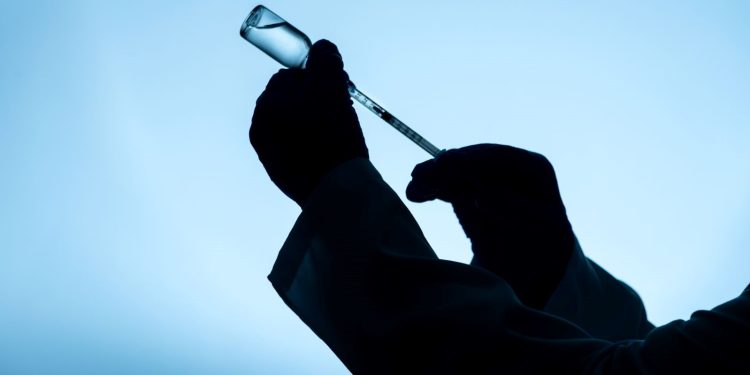 Mevcut Covid-19 aşıları yeni varyantlara karşı ne kadar etkili? DSÖ’den açıklama