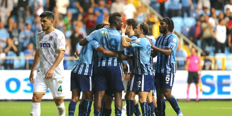 Adana Demirspor Alanyaspor’u farklı yendi: Balotelli gollerle döndü