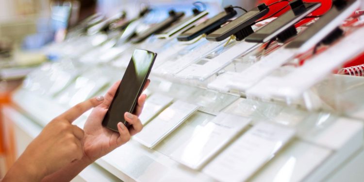 Bir yıl kullanılmayan telefonlar kapatılacak