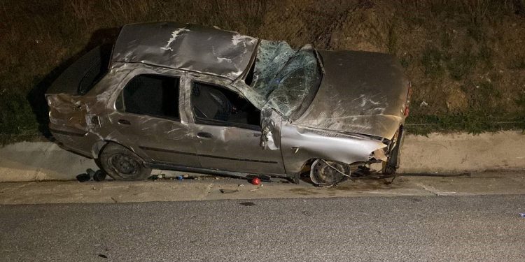 Cenaze dönüşü kaza: 2 ölü, 1 yaralı