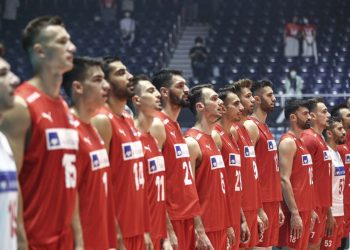 Filenin Efeleri, Slovenya engeline takıldı