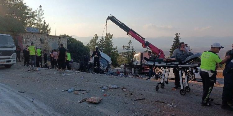 Gaziantep’te katliam gibi kaza: 6 ölü, 16 yaralı