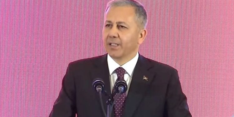 İçişleri Bakanı Ali Yerlikaya: Ankara’daki saldırıyı gerçekleştirenlerin paramotorla gelmeleri güçlü ihtimal