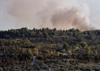 İsrail, Lübnan sınırındaki bazı bölgeleri topçu atışlarıyla vurdu
