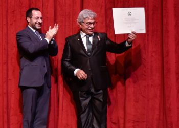 İZDOB Sanat Yönetmeni Aydın Uştuk’a “İtalya Yıldızı” nişanı verildi