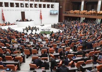 TBMM’de gündem yoğun: Çalışmayan emekliye 5 bin TL ve bütçe mesaisi