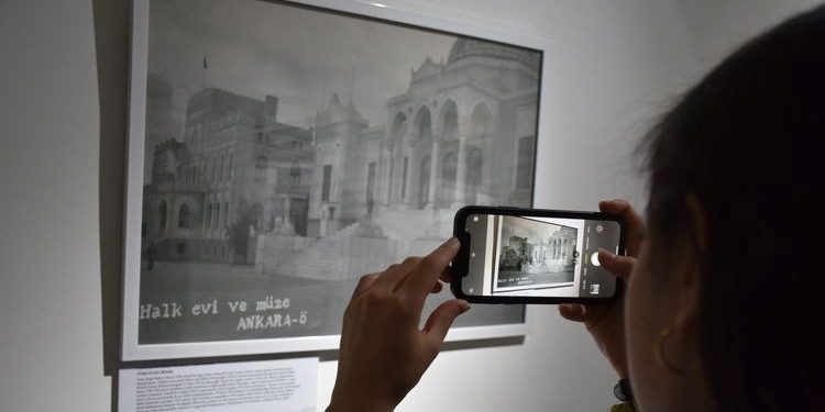 Tahran’da Cumhuriyetin 100. Yılında Tarihi Ankara Fotoğrafları Sergisi açıldı