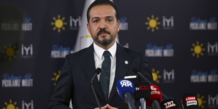 Zorlu’dan “Yerel seçimlerde İYİ Parti ile AK Parti anlaştı” iddiasına açıklama
